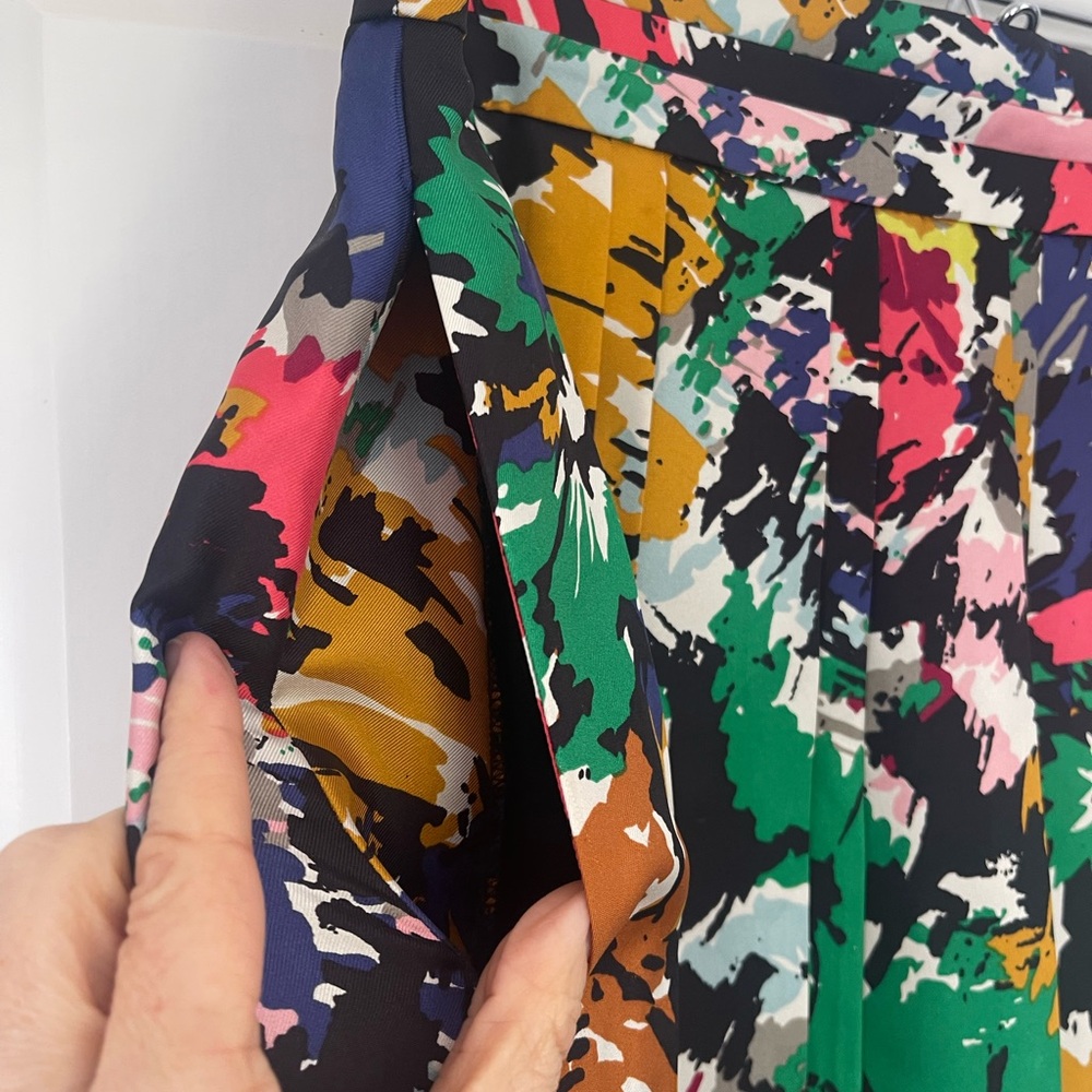 J. Crew Skirt, 100% Silk, Pockets, Multi-Colored Abstract Floral, EUC - Picture 5 of 10